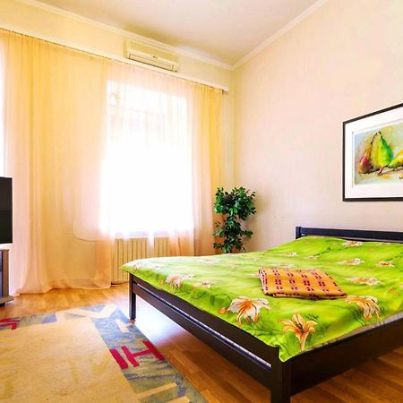 Large Apartment In The Center Dnipro Esterno foto