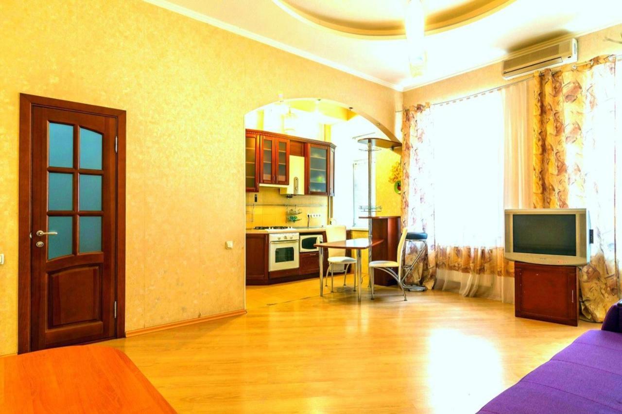 Large Apartment In The Center Dnipro Esterno foto