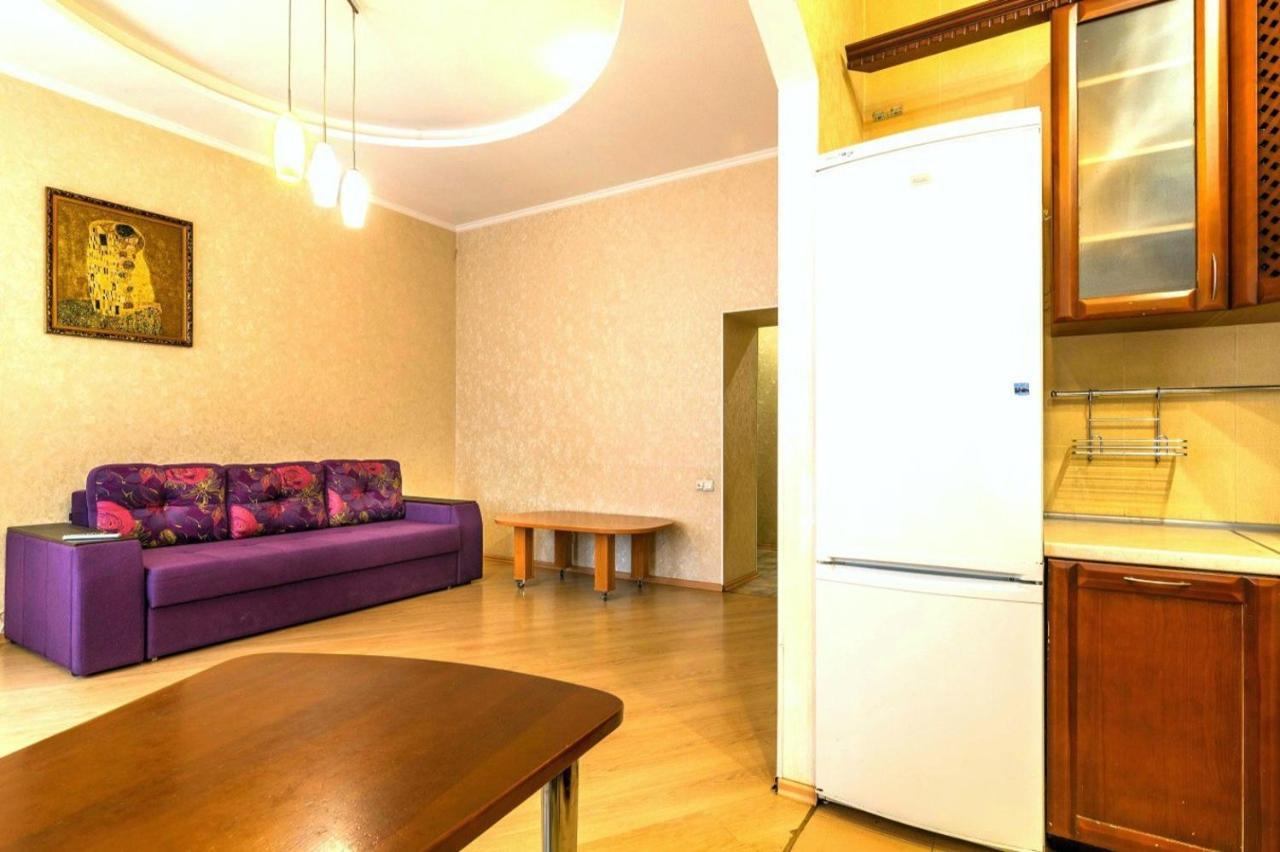 Large Apartment In The Center Dnipro Esterno foto